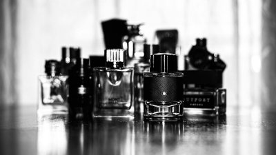 Steeds meer mannen combineren nu meerdere parfums tegelijk
